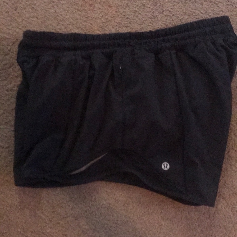 Size 10 tall lululemon shorts